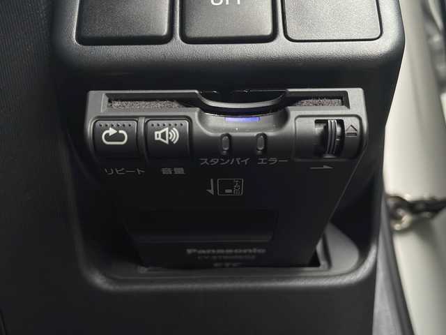 トヨタ アクア S 青森県 2013(平25)年 8.8万km ライムホワイトパールクリスタルシャイン 寒冷地仕様/ワンオーナー/社外SDナビ・ワンセグTV/CD・DVD・SD/バックカメラ/ワイパーデアイサー/ETC/スマートキー/プッシュスタート/オートライト/LEDヘッドライト/フォグランプ/社外15インチアルミ