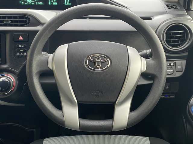 トヨタ アクア S 青森県 2013(平25)年 8.8万km ライムホワイトパールクリスタルシャイン 寒冷地仕様/ワンオーナー/社外SDナビ・ワンセグTV/CD・DVD・SD/バックカメラ/ワイパーデアイサー/ETC/スマートキー/プッシュスタート/オートライト/LEDヘッドライト/フォグランプ/社外15インチアルミ