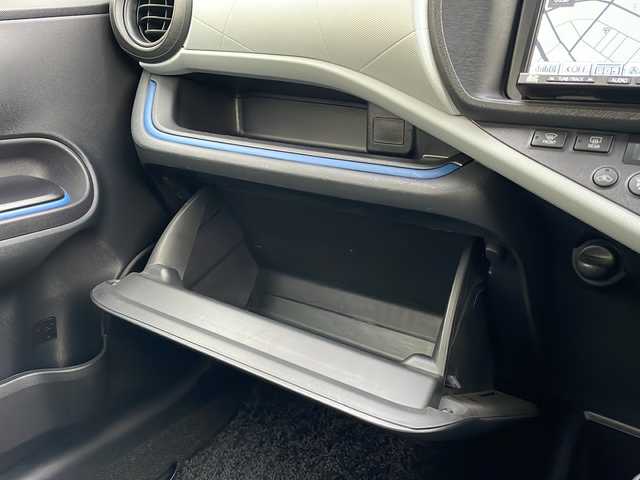 トヨタ アクア S 青森県 2013(平25)年 8.8万km ライムホワイトパールクリスタルシャイン 寒冷地仕様/ワンオーナー/社外SDナビ・ワンセグTV/CD・DVD・SD/バックカメラ/ワイパーデアイサー/ETC/スマートキー/プッシュスタート/オートライト/LEDヘッドライト/フォグランプ/社外15インチアルミ