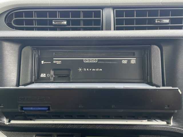 トヨタ アクア S 青森県 2013(平25)年 8.8万km ライムホワイトパールクリスタルシャイン 寒冷地仕様/ワンオーナー/社外SDナビ・ワンセグTV/CD・DVD・SD/バックカメラ/ワイパーデアイサー/ETC/スマートキー/プッシュスタート/オートライト/LEDヘッドライト/フォグランプ/社外15インチアルミ