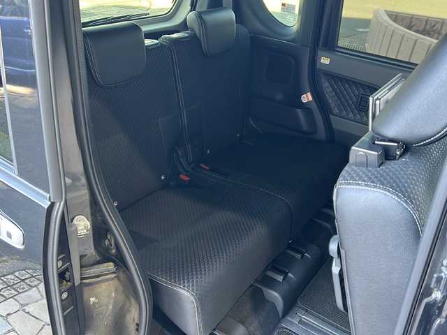 ダイハツ タント カスタム RS 静岡県 2019(令1)年 5.5万km ブラックマイカメタリック 【安全装備】/スマートアシスト/衝突回避・軽減ブレーキ機能 /（車速約4km/hから80km/h間時警報アラーム喚起作動/（前車相対速度約30km/h未満時衝突回避機能作動）/（前車相対速度約30km/hから80km/h時衝突軽減ブレーキ作動）/（対歩行者：車速約30km/h未満時回避機能作動、50km/h未満時軽減機能作動）/オートハイビーム（作動車速：約25km/h以上時）/誤発進抑制機能（障害物検知範囲前方4m以内・後方3m以内）/車線逸脱警報＆逸脱抑制制御（作動車速：約60km/h以上時）/先行車発進お知らせ機能/進入禁止標識認識機能/【主要装備】/純正ナビ　/フルセグテレビ　/アラウンドビューモニター　/ＥＴＣ　/両側パワースライドドア　/前席シートヒーター　/ハーフレザーシート　/スマートキー　/プッシュスタート　/ＬＥＤ　/後席モニター　/アイドリングストップ