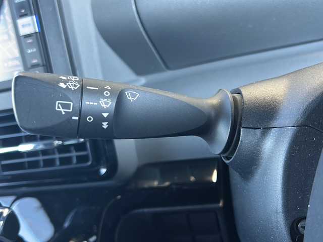 ダイハツ タント カスタム RS 静岡県 2019(令1)年 5.5万km ブラックマイカメタリック 【安全装備】/スマートアシスト/衝突回避・軽減ブレーキ機能 /（車速約4km/hから80km/h間時警報アラーム喚起作動/（前車相対速度約30km/h未満時衝突回避機能作動）/（前車相対速度約30km/hから80km/h時衝突軽減ブレーキ作動）/（対歩行者：車速約30km/h未満時回避機能作動、50km/h未満時軽減機能作動）/オートハイビーム（作動車速：約25km/h以上時）/誤発進抑制機能（障害物検知範囲前方4m以内・後方3m以内）/車線逸脱警報＆逸脱抑制制御（作動車速：約60km/h以上時）/先行車発進お知らせ機能/進入禁止標識認識機能/【主要装備】/純正ナビ　/フルセグテレビ　/アラウンドビューモニター　/ＥＴＣ　/両側パワースライドドア　/前席シートヒーター　/ハーフレザーシート　/スマートキー　/プッシュスタート　/ＬＥＤ　/後席モニター　/アイドリングストップ