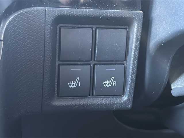 ダイハツ タント カスタム RS 静岡県 2019(令1)年 5.5万km ブラックマイカメタリック 【安全装備】/スマートアシスト/衝突回避・軽減ブレーキ機能 /（車速約4km/hから80km/h間時警報アラーム喚起作動/（前車相対速度約30km/h未満時衝突回避機能作動）/（前車相対速度約30km/hから80km/h時衝突軽減ブレーキ作動）/（対歩行者：車速約30km/h未満時回避機能作動、50km/h未満時軽減機能作動）/オートハイビーム（作動車速：約25km/h以上時）/誤発進抑制機能（障害物検知範囲前方4m以内・後方3m以内）/車線逸脱警報＆逸脱抑制制御（作動車速：約60km/h以上時）/先行車発進お知らせ機能/進入禁止標識認識機能/【主要装備】/純正ナビ　/フルセグテレビ　/アラウンドビューモニター　/ＥＴＣ　/両側パワースライドドア　/前席シートヒーター　/ハーフレザーシート　/スマートキー　/プッシュスタート　/ＬＥＤ　/後席モニター　/アイドリングストップ