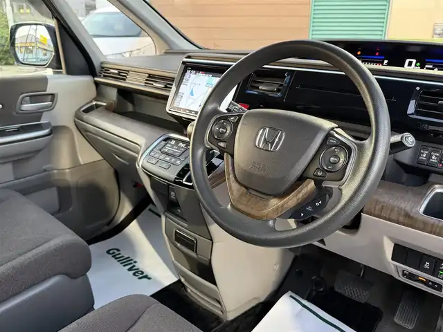 ホンダ ステップワゴン G EX ホンダセンシング 香川県 2018(平30)年 7.8万km クリスタルブラックパール ワンオーナー/純正9インチメモリナビ/フルセグ/CD/DVD/Bluetooth/USB/HondaSENSING/・CMBS（衝突被害軽減ブレーキシステム）/・ACC（アダプティブクルーズコントロール）/・LKAS（車線維持支援システム）/・マルチビューカメラシステム/・LEDオートハイビーム/両側パワースライドドア/3列シート/トリプルゾーンエアコン/前席シートヒーター/シートバックテーブル/ウォークスルー/純正16インチアルミ/純正フロアマット/アイドリングストップ/ETC/プッシュスタート/スマートキー/スペアキー