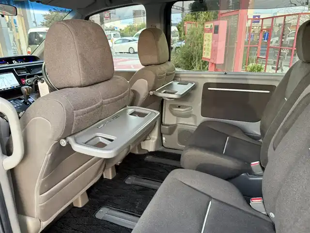 ホンダ ステップワゴン G EX ホンダセンシング 香川県 2018(平30)年 7.8万km クリスタルブラックパール ワンオーナー/純正9インチメモリナビ/フルセグ/CD/DVD/Bluetooth/USB/HondaSENSING/・CMBS（衝突被害軽減ブレーキシステム）/・ACC（アダプティブクルーズコントロール）/・LKAS（車線維持支援システム）/・マルチビューカメラシステム/・LEDオートハイビーム/両側パワースライドドア/3列シート/トリプルゾーンエアコン/前席シートヒーター/シートバックテーブル/ウォークスルー/純正16インチアルミ/純正フロアマット/アイドリングストップ/ETC/プッシュスタート/スマートキー/スペアキー