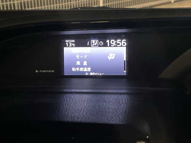 トヨタ エスクァイア ハイブリッド Gi 埼玉県 2015(平27)年 9.8万km ホワイトパールクリスタルシャイン 純正フリップダウンモニター /純正メモリナビ /　　CD/DVD/BT/フルセグ/両側パワースライドドア /クルーズコントロール /LEDオートライト /革シート /シートヒーター /純正16インチアルミホイール /ステアリングスイッチ /純正ETC