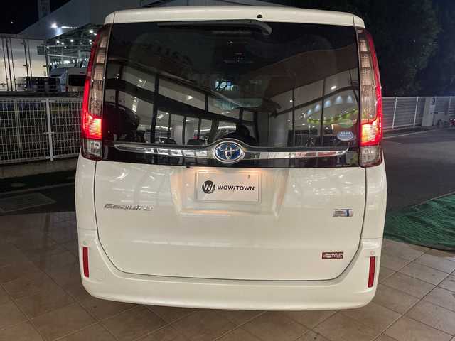 トヨタ エスクァイア ハイブリッド Gi 埼玉県 2015(平27)年 9.8万km ホワイトパールクリスタルシャイン 純正フリップダウンモニター /純正メモリナビ /　　CD/DVD/BT/フルセグ/両側パワースライドドア /クルーズコントロール /LEDオートライト /革シート /シートヒーター /純正16インチアルミホイール /ステアリングスイッチ /純正ETC