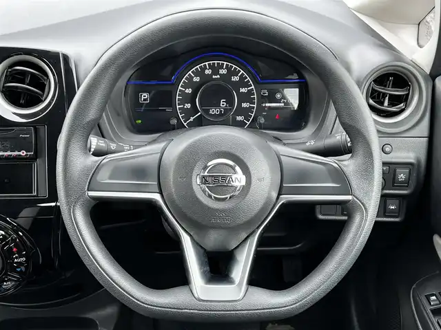 日産 ノート e－パワー B FOUR 道央・札幌 2020(令2)年 2.5万km ブリリアントシルバー ４WD/ワンオーナー/社外オーディオ/AM/FM/CD/衝突被害軽減ブレーキ/レーンキープアシスト/クリアランスソナー/バックカメラ/サイドカメラ/フロントカメラ/全方位カメラ/アラウンドビューモニター/ETC/DRIVEMODE/デジタルインナーミラー/アイドリングストップ/プッシュスタート/ハロゲンヘッドライト/オートライト/フォグランプ/ヘッドライトレベライザー/電動格納ミラー/ウィンカーミラー/社外フロアマット