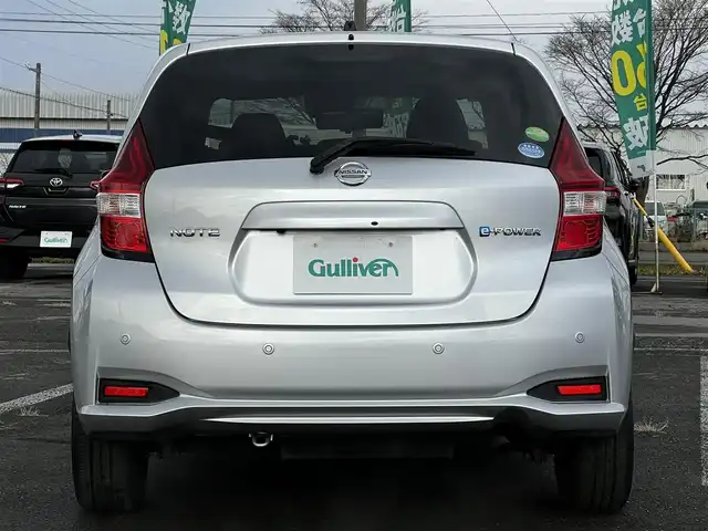 日産 ノート e－パワー B FOUR 道央・札幌 2020(令2)年 2.5万km ブリリアントシルバー ４WD/ワンオーナー/社外オーディオ/AM/FM/CD/衝突被害軽減ブレーキ/レーンキープアシスト/クリアランスソナー/バックカメラ/サイドカメラ/フロントカメラ/全方位カメラ/アラウンドビューモニター/ETC/DRIVEMODE/デジタルインナーミラー/アイドリングストップ/プッシュスタート/ハロゲンヘッドライト/オートライト/フォグランプ/ヘッドライトレベライザー/電動格納ミラー/ウィンカーミラー/社外フロアマット