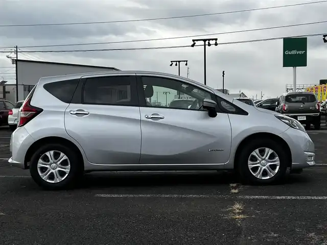 日産 ノート e－パワー B FOUR 道央・札幌 2020(令2)年 2.5万km ブリリアントシルバー ４WD/ワンオーナー/社外オーディオ/AM/FM/CD/衝突被害軽減ブレーキ/レーンキープアシスト/クリアランスソナー/バックカメラ/サイドカメラ/フロントカメラ/全方位カメラ/アラウンドビューモニター/ETC/DRIVEMODE/デジタルインナーミラー/アイドリングストップ/プッシュスタート/ハロゲンヘッドライト/オートライト/フォグランプ/ヘッドライトレベライザー/電動格納ミラー/ウィンカーミラー/社外フロアマット