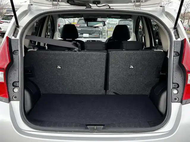 日産 ノート e－パワー B FOUR 道央・札幌 2020(令2)年 2.5万km ブリリアントシルバー ４WD/ワンオーナー/社外オーディオ/AM/FM/CD/衝突被害軽減ブレーキ/レーンキープアシスト/クリアランスソナー/バックカメラ/サイドカメラ/フロントカメラ/全方位カメラ/アラウンドビューモニター/ETC/DRIVEMODE/デジタルインナーミラー/アイドリングストップ/プッシュスタート/ハロゲンヘッドライト/オートライト/フォグランプ/ヘッドライトレベライザー/電動格納ミラー/ウィンカーミラー/社外フロアマット