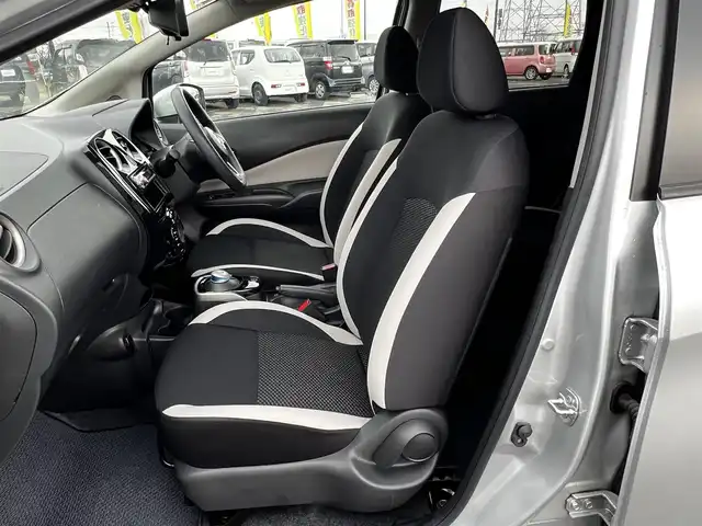 日産 ノート e－パワー B FOUR 道央・札幌 2020(令2)年 2.5万km ブリリアントシルバー ４WD/ワンオーナー/社外オーディオ/AM/FM/CD/衝突被害軽減ブレーキ/レーンキープアシスト/クリアランスソナー/バックカメラ/サイドカメラ/フロントカメラ/全方位カメラ/アラウンドビューモニター/ETC/DRIVEMODE/デジタルインナーミラー/アイドリングストップ/プッシュスタート/ハロゲンヘッドライト/オートライト/フォグランプ/ヘッドライトレベライザー/電動格納ミラー/ウィンカーミラー/社外フロアマット