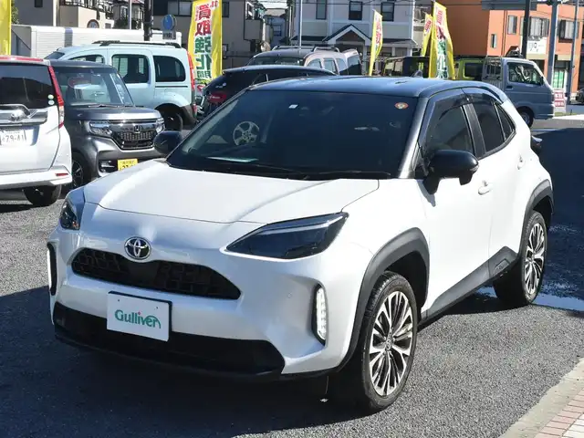 トヨタ ヤリスクロス Z 神奈川県 2023(令5)年 1.5万km ブラックマイカ/プラチナホワイトパールマイカ ワンオーナー/ツートンカラー/ハンズフリーパワーバックドア/セーフティセンス（衝突回避支援パッケージ）/：先行車発進告知機能/：セカンダリーコリジョンブレーキ/：パーキングサポートブレーキ（前後方静止物）/フルLEDヘッドライト/：フルLEDターンランプ/：ステアリングヒーター/オートエアコン（ナノイーX）/8インチディスプレイオーディオ/：ナビゲーション/：Bluetoothオーディオ/：バックカメラ/純正18インチアルミホイール/ドライブレコーダー付自動防眩インナーミラー/タイプC充電用端子/ビルトインETC2.0/純正フロアマット/：ドアバイザー/ーーーーーーーーーーーーーーーーーーーーーーーーーー/保証書/取扱説明書/ナビ取説/スペアスマートキー×1本