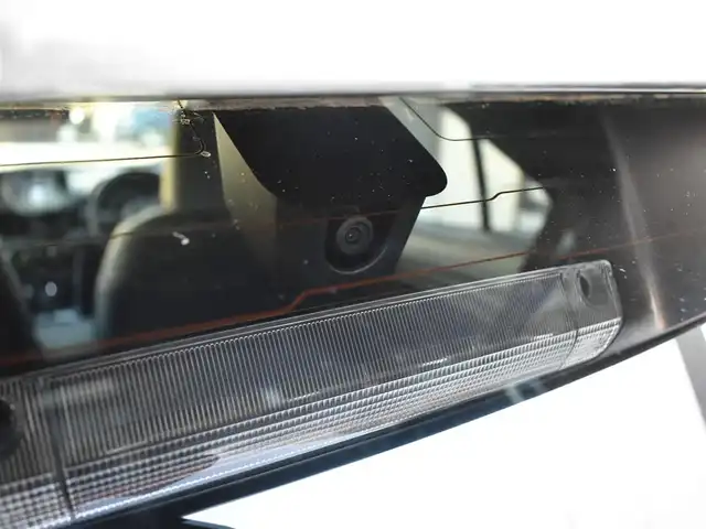 トヨタ ヤリスクロス Z 神奈川県 2023(令5)年 1.5万km ブラックマイカ/プラチナホワイトパールマイカ ワンオーナー/ツートンカラー/ハンズフリーパワーバックドア/セーフティセンス（衝突回避支援パッケージ）/：先行車発進告知機能/：セカンダリーコリジョンブレーキ/：パーキングサポートブレーキ（前後方静止物）/フルLEDヘッドライト/：フルLEDターンランプ/：ステアリングヒーター/オートエアコン（ナノイーX）/8インチディスプレイオーディオ/：ナビゲーション/：Bluetoothオーディオ/：バックカメラ/純正18インチアルミホイール/ドライブレコーダー付自動防眩インナーミラー/タイプC充電用端子/ビルトインETC2.0/純正フロアマット/：ドアバイザー/ーーーーーーーーーーーーーーーーーーーーーーーーーー/保証書/取扱説明書/ナビ取説/スペアスマートキー×1本