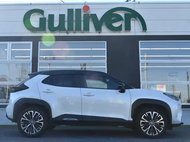 トヨタ ヤリスクロス Z 神奈川県 2023(令5)年 1.5万km ブラックマイカ/プラチナホワイトパールマイカ ワンオーナー/ツートンカラー/ハンズフリーパワーバックドア/セーフティセンス（衝突回避支援パッケージ）/：先行車発進告知機能/：セカンダリーコリジョンブレーキ/：パーキングサポートブレーキ（前後方静止物）/フルLEDヘッドライト/：フルLEDターンランプ/：ステアリングヒーター/オートエアコン（ナノイーX）/8インチディスプレイオーディオ/：ナビゲーション/：Bluetoothオーディオ/：バックカメラ/純正18インチアルミホイール/ドライブレコーダー付自動防眩インナーミラー/タイプC充電用端子/ビルトインETC2.0/純正フロアマット/：ドアバイザー/ーーーーーーーーーーーーーーーーーーーーーーーーーー/保証書/取扱説明書/ナビ取説/スペアスマートキー×1本