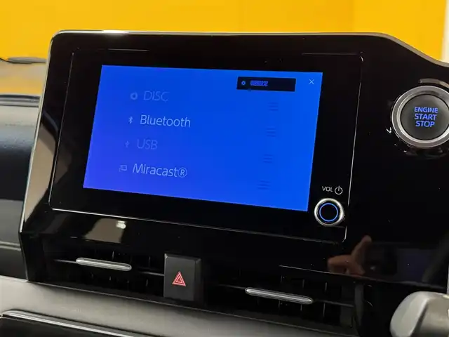 トヨタ ヴォクシー S－G 群馬県 2023(令5)年 1.3万km マッシブグレー トヨタセーフティセンス/・プリクラッシュセーフティ/・レーンディパーチャーアラート/・クリアランスソナー/・レーダークルーズコントロール/・ロードサインアシスト/・プロアクティブドライビングアシスト/・パーキングサポートブレーキ/純正ディスプレイオーディオ（ナビ機能付き）/・フルセグTV/・BT/DVD/CD/USB/・AppleCarPlay/AndroidAuto/・FM/AM/バックカメラ/ビルトインETC2.0/両側パワースライドドア/電子パーキング/ブレーキーオートホールド/革巻きステアリング/ステアリングスイッチ/スマートキー/プッシュスタート/LEDヘッドライト/オートライト/オートマチックハイビーム/純正16インチAW/純正ドアバイザー/フロアマット/電動格納ウィンカーミラー/横滑り防止機能