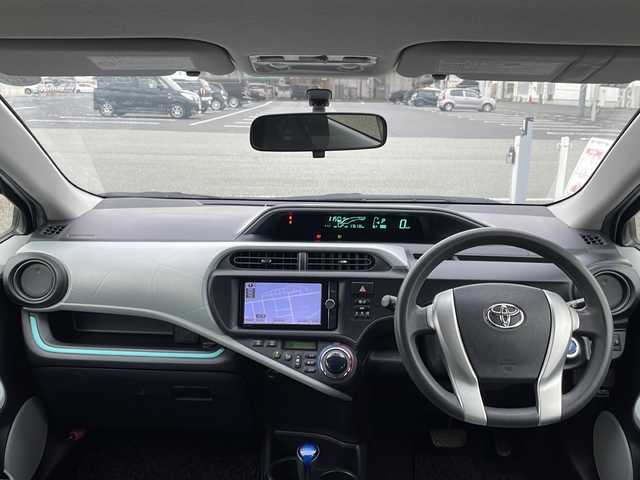 トヨタ アクア S 島根県 2012(平24)年 17.7万km シルバーM 純正ナビ（NSZT-W62G）/Bluetooth接続/バックカメラ/ETC/横滑り防止装置/純正フロアマット