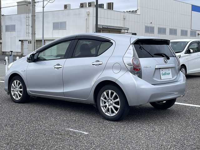 トヨタ アクア S 島根県 2012(平24)年 17.7万km シルバーM 純正ナビ（NSZT-W62G）/Bluetooth接続/バックカメラ/ETC/横滑り防止装置/純正フロアマット