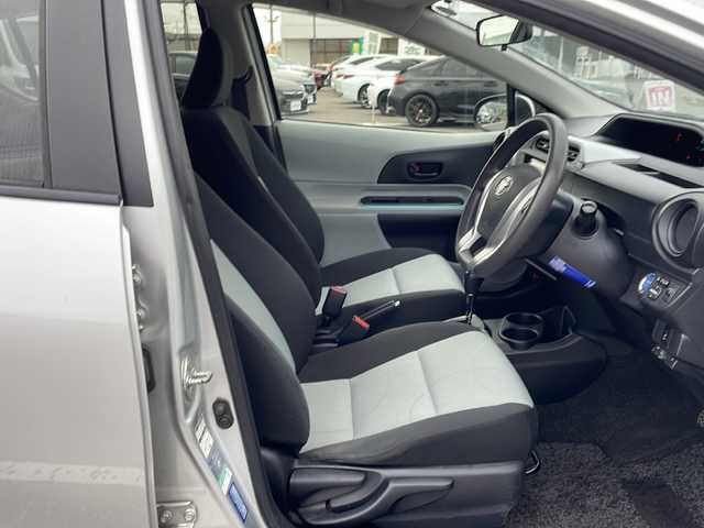 トヨタ アクア S 島根県 2012(平24)年 17.7万km シルバーM 純正ナビ（NSZT-W62G）/Bluetooth接続/バックカメラ/ETC/横滑り防止装置/純正フロアマット