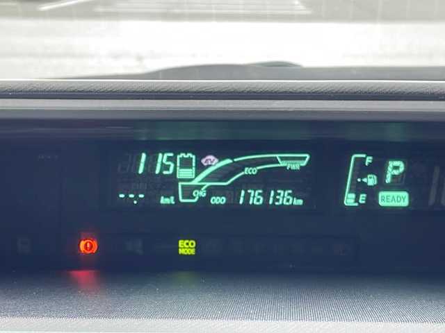 トヨタ アクア S 島根県 2012(平24)年 17.7万km シルバーM 純正ナビ（NSZT-W62G）/Bluetooth接続/バックカメラ/ETC/横滑り防止装置/純正フロアマット