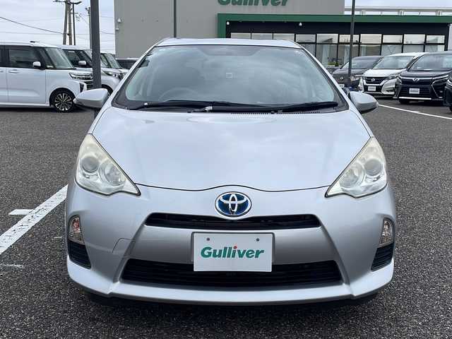 トヨタ アクア S 島根県 2012(平24)年 17.7万km シルバーM 純正ナビ（NSZT-W62G）/Bluetooth接続/バックカメラ/ETC/横滑り防止装置/純正フロアマット