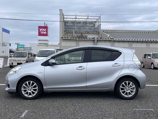 トヨタ アクア S 島根県 2012(平24)年 17.7万km シルバーM 純正ナビ（NSZT-W62G）/Bluetooth接続/バックカメラ/ETC/横滑り防止装置/純正フロアマット