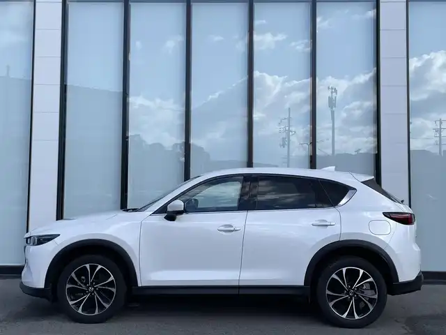 マツダ ＣＸ－５ XD エクスクルーシブモード 大阪府 2022(令4)年 3.7万km スノーフレイクホワイトパールマイカ 純正ナビ　/全方位モニター　/前後ドライブレコーダー　/ＥＴＣ　/ＢＳＭ　/ＨＵＤ　/パワーバックドア　/パドルシフト　/ターボ/レーダークルーズコントロール　/Ｄ／Ｎ席パワーシート　/シートヒーター　/ステアリングヒーター/革巻きステアリング/純正フロアマット/LEDヘッド/純正19インチAW/スペアキー/保証書