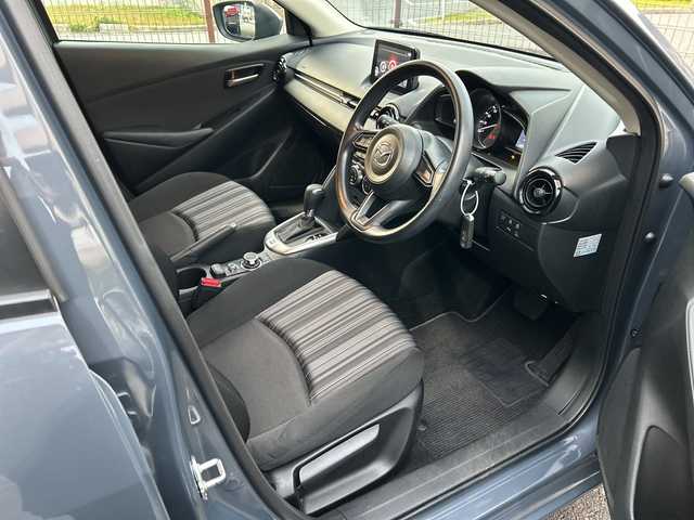 マツダ マツダ２ 15S スマートエディション 広島県 2020(令2)年 2.9万km ポリメタルグレーM 禁煙車/スマートシティブレーキサポート/車線逸脱警報/ハイビームアシスト/BSM/マツダコネクト/・ＣＤ/ＤＶＤ/フルセグ/Bluetooth/AUX/USB/３６０°ビュー・モニター/フロントパーキングセンサー（センター／コーナー）/ステアリングスイッチ/オートライト/LEDヘッドライト/シャークフィンアンテナ/スマートキー/プッシュスタート/360°ドライブレコーダー（ユピテル）/ETC/純正フロアマット