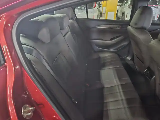 マツダ マツダ６セダン XD Lパッケージ 鹿児島県 2021(令3)年 5.2万km ソウルレッドクリスタルM 純正8型ナビ/フルセグTV/BOSEプレミアムサウンドシステム/レーダークルーズコントロール/パーキングセンサー/衝突被害軽減ブレーキ/車線逸脱防止支援システム/ブラインドスポットモニタリング/交通標識認識機能/ヘッドアップディスプレイ/ツインターボ/LEDヘッドランプ/革巻きステアリング/ステアリングヒーター/パドルシフト/ブラウンナッパ革シート/シートヒーター/前席パワーシート/エアシート/純正19インチアルミホイール/スマートキー/プッシュエンジンスタート/禁煙車