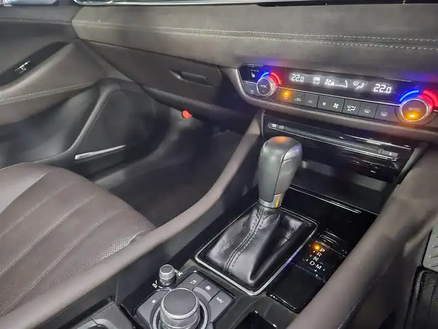 マツダ マツダ６セダン XD Lパッケージ 鹿児島県 2021(令3)年 5.2万km ソウルレッドクリスタルM 純正8型ナビ/フルセグTV/BOSEプレミアムサウンドシステム/レーダークルーズコントロール/パーキングセンサー/衝突被害軽減ブレーキ/車線逸脱防止支援システム/ブラインドスポットモニタリング/交通標識認識機能/ヘッドアップディスプレイ/ツインターボ/LEDヘッドランプ/革巻きステアリング/ステアリングヒーター/パドルシフト/ブラウンナッパ革シート/シートヒーター/前席パワーシート/エアシート/純正19インチアルミホイール/スマートキー/プッシュエンジンスタート/禁煙車