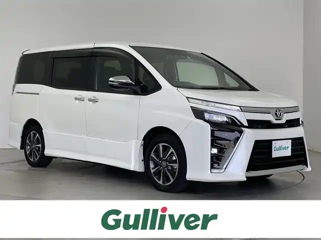 トヨタ ヴォクシー ZS 煌Ⅲ 埼玉県 2021(令3)年 4万km ホワイトパールクリスタルシャイン 純正１０インチナビ　バックカメラ　１２インチ後席モニター　両側パワースライドドア　ビルトインＥＴＣ２．０　ドライブレコーダー　クルーズコントロール　純正アルミ　ＬＥＤライト　Ｂｌｕｅｔｏｏｔｈ　地デジ