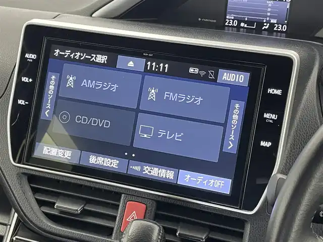トヨタ ヴォクシー ZS 煌Ⅲ 埼玉県 2021(令3)年 4万km ホワイトパールクリスタルシャイン 純正１０インチナビ　バックカメラ　１２インチ後席モニター　両側パワースライドドア　ビルトインＥＴＣ２．０　ドライブレコーダー　クルーズコントロール　純正アルミ　ＬＥＤライト　Ｂｌｕｅｔｏｏｔｈ　地デジ