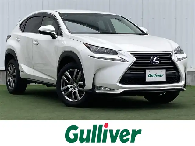 レクサス ＮＸ 300h バージョンL 香川県 2015(平27)年 4.9万km ソニッククォーツ 純正SDナビゲーション/フルセグ　AM FM CD DVD　USB　Bluetooth　AUX　SD/パワーバックドア/バックガイド　サイドモニター/クルーズコントロール/ドライブモードセレクト/革巻きステアリング/パドルシフト/ステアリングヒーター/革シート/前席シートヒーター/前席シートベンチレーション/前席パワーシート/運転席メモリーシート/パワーイージーアクセスシステム/電動格納リクライニング機能付6：4割分割可倒式リアシート/ETC2.0/社外前方ドライブレコーダー/プッシュスタート/AC100V　１００Wアクセサリーコンセント【リア】/電子パーキング　オートホールド/スマートキー/角型三眼LEDヘッドランプ/LEDデイライト/オートライトシステム/純正リアスポイラー/純正18インチアルミホイール