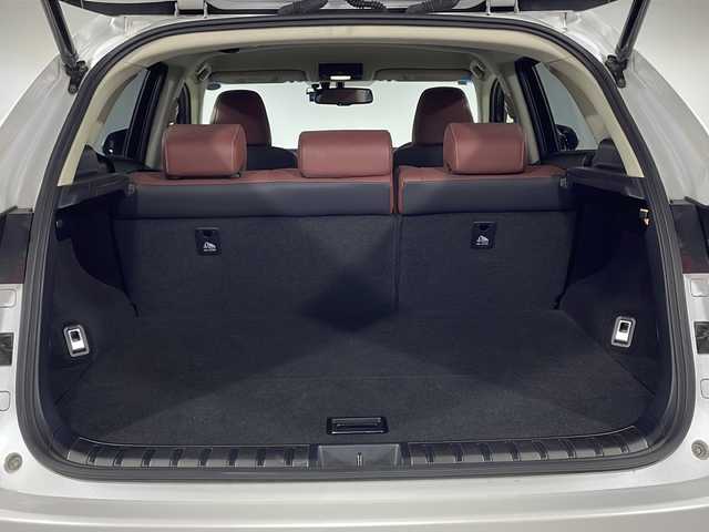 レクサス ＮＸ 300h バージョンL 香川県 2015(平27)年 4.9万km ソニッククォーツ 純正SDナビゲーション/フルセグ　AM FM CD DVD　USB　Bluetooth　AUX　SD/パワーバックドア/バックガイド　サイドモニター/クルーズコントロール/ドライブモードセレクト/革巻きステアリング/パドルシフト/ステアリングヒーター/革シート/前席シートヒーター/前席シートベンチレーション/前席パワーシート/運転席メモリーシート/パワーイージーアクセスシステム/電動格納リクライニング機能付6：4割分割可倒式リアシート/ETC2.0/社外前方ドライブレコーダー/プッシュスタート/AC100V　１００Wアクセサリーコンセント【リア】/電子パーキング　オートホールド/スマートキー/角型三眼LEDヘッドランプ/LEDデイライト/オートライトシステム/純正リアスポイラー/純正18インチアルミホイール