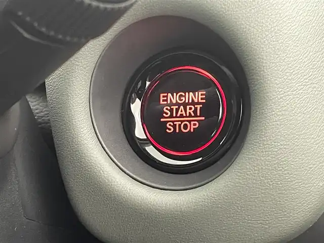 ホンダ フリード クロスター 熊本県 2025(令7)年 0.1万km未満 クリスタルブラックパール 登録済未使用車/純正ナビLXM-242ZFNI（ＡｐｐｌＣａｒＰｌａｙ・ＡｎｄｒｏｉｄＡｕｔｏ・ＢＴ・フルセグ・ＵＳＢ）/バックカメラ　/両側パワースライドドア　/前後クリアランスソナー　/前席シートヒーター　/ホンダセンシング/・衝突軽減ブレーキ/・踏み間違い衝突軽減システム/・急アクセル抑制機能/・路外逸脱抑制機能/・歩行者事故低減ステアリング/・アダブティブクルーズコントロール/・車線維持支援システム/・先行車発進お知らせ/・標識認識システム/・ブラインドスポットモニター/・パーキングサポートブレーキ/・オートマチックハイビーム/横滑り防止/ハーフレザーシート/純正１５インチAW/オートライト/LEDヘッドライト/フォグライト/スマートキー/プッシュスタート/スペアキー1本/取扱説明書