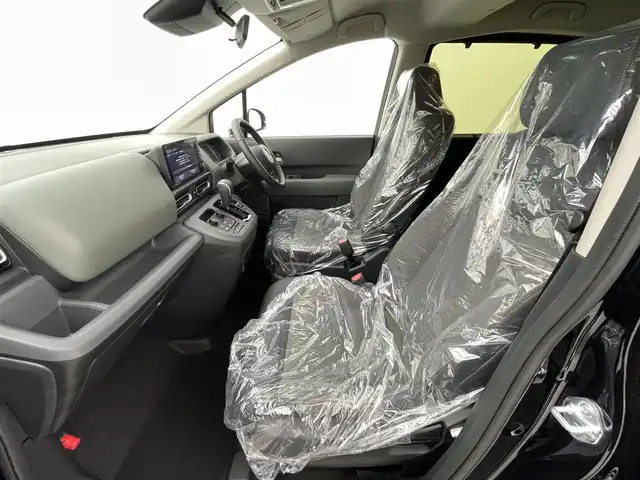 ホンダ フリード クロスター 熊本県 2025(令7)年 0.1万km未満 クリスタルブラックパール 登録済未使用車/純正ナビLXM-242ZFNI（ＡｐｐｌＣａｒＰｌａｙ・ＡｎｄｒｏｉｄＡｕｔｏ・ＢＴ・フルセグ・ＵＳＢ）/バックカメラ　/両側パワースライドドア　/前後クリアランスソナー　/前席シートヒーター　/ホンダセンシング/・衝突軽減ブレーキ/・踏み間違い衝突軽減システム/・急アクセル抑制機能/・路外逸脱抑制機能/・歩行者事故低減ステアリング/・アダブティブクルーズコントロール/・車線維持支援システム/・先行車発進お知らせ/・標識認識システム/・ブラインドスポットモニター/・パーキングサポートブレーキ/・オートマチックハイビーム/横滑り防止/ハーフレザーシート/純正１５インチAW/オートライト/LEDヘッドライト/フォグライト/スマートキー/プッシュスタート/スペアキー1本/取扱説明書