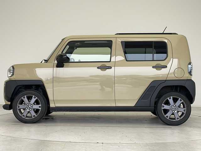 ダイハツ タフト G ダーククロムベンチャー 愛知県 2023(令5)年 2.4万km サンドベージュメタリック 衝突被害軽減ブレーキ/社外7インチSDナビ　ナビあり/ガラスルーフ/シートヒーター/社外フルセグTV/CD/Bluetooth/バックカメラ/コーナーセンサー/純正アルミホイール/ルーフレール/LEDヘッドライト/オートマチックハイビーム/ドライブレコーダー/ETC/ステアリングスイッチ/スマートキー/プッシュスタート
