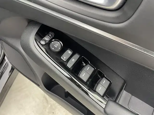 ホンダ ヴェゼル ハイブリッド e:HEV Z 大分県 2021(令3)年 3.1万km クリスタルブラックパール 純正ナビ/フルセグ/Bluetooth/バックカメラ/ホンダセンシング/オートLEDライト/レーダークルーズ/ビルトインETC2.0/カーテンエアバッグ/前席シートヒーター/純正18インチAW/純正フロアマット/スマートキーX2/保証書/取扱説明書