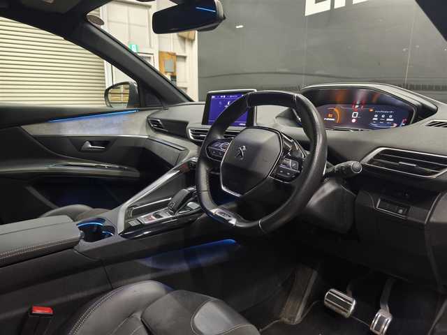 プジョー ５００８ GT ブルーHDi 群馬県 2018(平30)年 6.2万km アマゾナイトグレー 禁煙車 /パノラマルーフ /AppleCarPlay /LEDヘッドライト　/パワーバックドア　/180°カメラ　/コーナーセンサー　/半革シート　/前席シートヒーター　/オートライト　/オートハイビーム　/パドルシフト