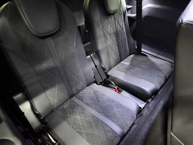 プジョー ５００８ GT ブルーHDi 群馬県 2018(平30)年 6.2万km アマゾナイトグレー 禁煙車 /パノラマルーフ /AppleCarPlay /LEDヘッドライト　/パワーバックドア　/180°カメラ　/コーナーセンサー　/半革シート　/前席シートヒーター　/オートライト　/オートハイビーム　/パドルシフト