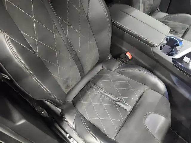 プジョー ５００８ GT ブルーHDi 群馬県 2018(平30)年 6.2万km アマゾナイトグレー 禁煙車 /パノラマルーフ /AppleCarPlay /LEDヘッドライト　/パワーバックドア　/180°カメラ　/コーナーセンサー　/半革シート　/前席シートヒーター　/オートライト　/オートハイビーム　/パドルシフト