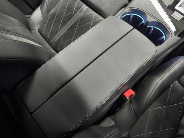 プジョー ５００８ GT ブルーHDi 群馬県 2018(平30)年 6.2万km アマゾナイトグレー 禁煙車 /パノラマルーフ /AppleCarPlay /LEDヘッドライト　/パワーバックドア　/180°カメラ　/コーナーセンサー　/半革シート　/前席シートヒーター　/オートライト　/オートハイビーム　/パドルシフト