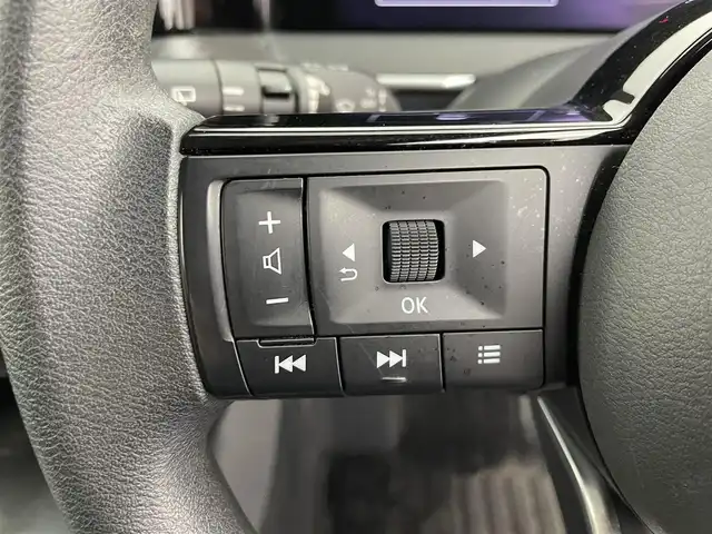 日産 ノート X 富山県 2021(令3)年 1.7万km ピンク 純正ナビ（AM/FM/BT/USB/HDMI/フルセグ）/全方位カメラ/ドライブレコーダー/ETC/デジタルインナーミラー/ブラインドスポットモニター/衝突被害軽減システム/レーダークルーズコントロール/レーンキープアシスト/コーナーセンサー/横滑り防止装置/アイドリングストップ/純正アルミホイール/純正フロアマット/オートLEDライト/オートマチックハイビーム/置くだけ充電/スマートキー