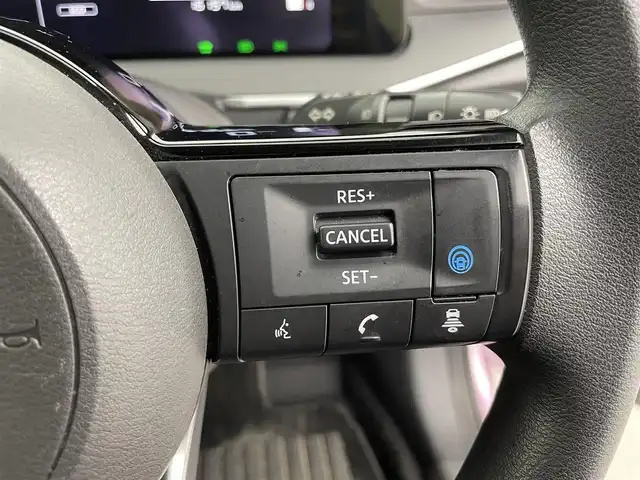 日産 ノート X 富山県 2021(令3)年 1.7万km ピンク 純正ナビ（AM/FM/BT/USB/HDMI/フルセグ）/全方位カメラ/ドライブレコーダー/ETC/デジタルインナーミラー/ブラインドスポットモニター/衝突被害軽減システム/レーダークルーズコントロール/レーンキープアシスト/コーナーセンサー/横滑り防止装置/アイドリングストップ/純正アルミホイール/純正フロアマット/オートLEDライト/オートマチックハイビーム/置くだけ充電/スマートキー