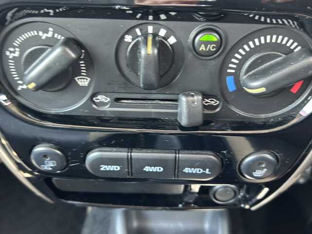 スズキ ジムニー ランドベンチャー 三重県 2014(平26)年 7.6万km クールカーキPM 登録時75468Km/ナビ　/（AM・FM・Bluetooth・CD・DVD）/ワンセグTV/運転席シートヒーター　/キセノンライト/フォグライト/ウッドコンビステアリング　/電動格納ミラー/ステアリングリモコン/純正フロアマット　/取扱説明書　/保証書