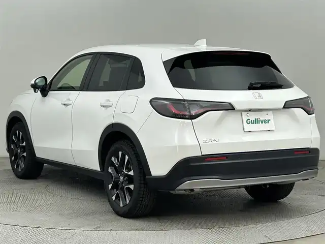 ホンダ ＺＲ－Ｖ X 道央・札幌 2024(令6)年 0.6万km プラチナホワイトパール ・４WD/・コンフォートビューパッケージ/・Honda CONNECT for Gathers＋ナビ装着用スペシャルパッケージ/・CD/DVD/SD/BT/Apple CarPlay/フルセグ/・バックカメラ/・ETC2.0/・純正ドライブレコーダー/・ホンダセンシング/・衝突軽減ブレーキ/・誤発進抑制機能/後方誤発進抑制機能/・車線維持支援システム/・渋滞追従機能付アダプティブクルーズコントロール/・パーキングセンサーシステム/・オートブレーキホールド/・ヒルディセントコントロール/・オートマチックハイビーム/・LEDヘッドライト/・ハーフレザーシート/・前席シートヒーター/・パワーバックドア/・純正18インチAW/・純正18インチAW夏タイヤ積込（4323、8分山）/・純正フロアマット/・取扱説明書
