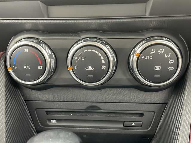 マツダ ＣＸ－３ 20S プロアクティブ 千葉県 2017(平29)年 4万km ジェットブラックマイカ 禁煙車/ブラインドスポットモニター/スマートシティーブレーキアシスト/パーキングセンサー/オートハイビーム/純正メモリナビ/　CD/DVD/BT/USB/AUX/バックカメラ/ETC/ヘッドアップディスプレイ/パドルシフト/革巻きステアリング/ステアリングスイッチ/スマートキー＆プッシュスタート/ウィンカーミラー/純正18インチアルミホイール