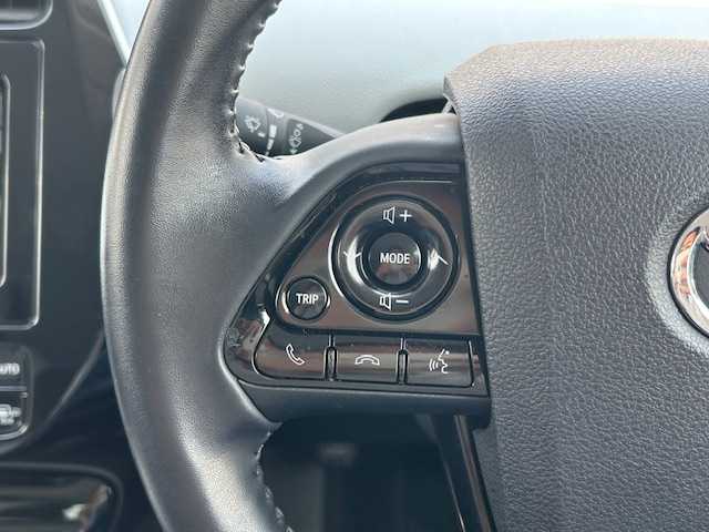トヨタ プリウス S 青森県 2019(令1)年 4.5万km シルバーM 寒冷地仕様/１オーナー車両/トヨタ純正OPエンジンスターター/カロッツェリアＳＤナビ/ラジオ　フルセグTV　BlueTooth接続　CD・DVD再生/カロッツェリア前方ドライブレコーダー/バックカメラ/前後コーナーセンサー/オートハイビーム/レーダークルーズコントロール/純正フロアマット/レーンキープアシスト/取扱説明書/ナビ取説/スペアキーあり