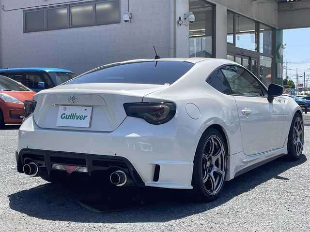 トヨタ ８６ GT 埼玉県 2013(平25)年 5.2万km サテンホワイトパール ・TRDエアロ/・HKSマフラー/・HKSサスペンション/・HKSタワーバー/・HKSマフラー/・ADVAN Racing RGIII 18インチAW/・HKSフラッシュエディター/・アルパインナビ/・バックカメラ/・プッシュスタート/・スマートキー×２/・革巻きステアリング/・電格ミラー/・オートライト/・フォグライト/・ワンオーナー/・ディーラー点検記録簿/・取扱説明書/・保証書/・純正AW積込み