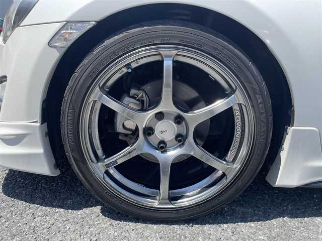 トヨタ ８６ GT 埼玉県 2013(平25)年 5.2万km サテンホワイトパール ・TRDエアロ/・HKSマフラー/・HKSサスペンション/・HKSタワーバー/・HKSマフラー/・ADVAN Racing RGIII 18インチAW/・HKSフラッシュエディター/・アルパインナビ/・バックカメラ/・プッシュスタート/・スマートキー×２/・革巻きステアリング/・電格ミラー/・オートライト/・フォグライト/・ワンオーナー/・ディーラー点検記録簿/・取扱説明書/・保証書/・純正AW積込み